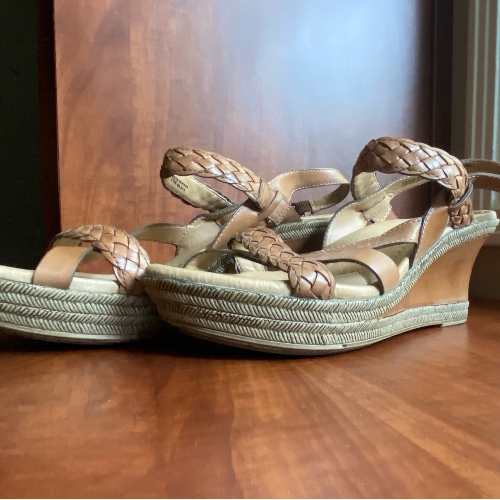 Earth Vista Spice Brown Braided Leather Wedge Sandals.  Size 10